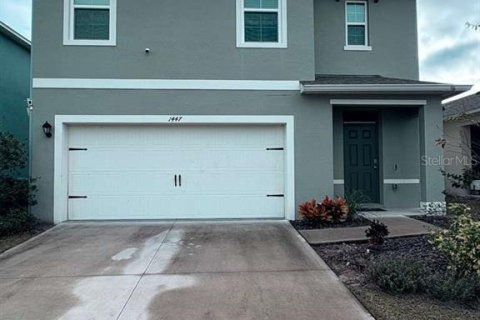 House in Davenport, Florida 5 bedrooms, 234.3 sq.m. № 2098484