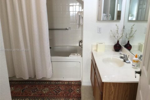 Adosado en alquiler en Kissimmee, Florida, 3 dormitorios № 2079296 - foto 16