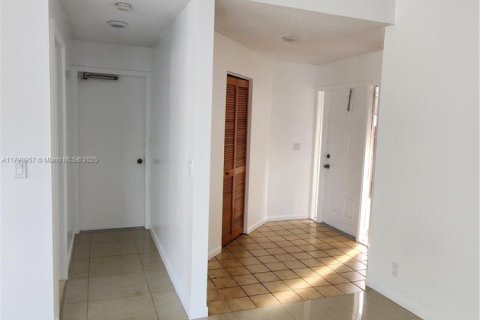 House in Cooper City, Florida 3 bedrooms, 137.87 sq.m. № 1726203 - photo 5