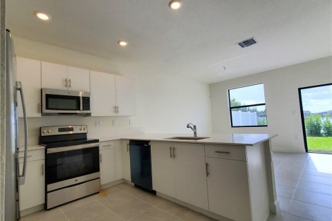 Снять в аренду квартиру в Хайалиа, Флорида 3 комнаты, 131.18м2, № 2253792 - фото 7
