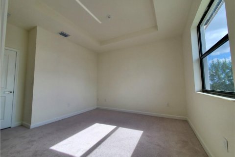 Снять в аренду квартиру в Хайалиа, Флорида 3 комнаты, 131.18м2, № 2253792 - фото 10