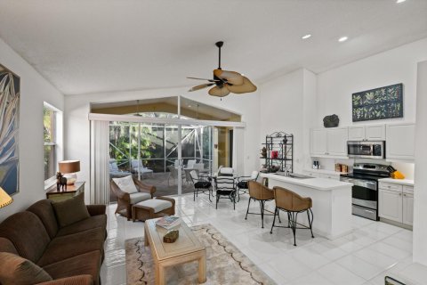 House in Lake Worth, Florida 3 bedrooms, 203.64 sq.m. № 2175504 - photo 15