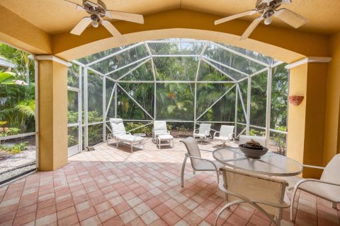 House in Lake Worth, Florida 3 bedrooms, 203.64 sq.m. № 2175504 - photo 27