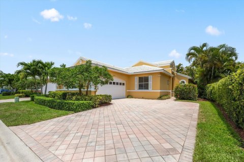 House in Lake Worth, Florida 3 bedrooms, 203.64 sq.m. № 2175504