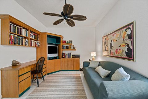 House in Lake Worth, Florida 3 bedrooms, 203.64 sq.m. № 2175504 - photo 24