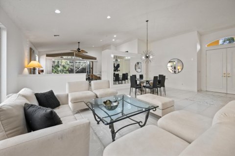 House in Lake Worth, Florida 3 bedrooms, 203.64 sq.m. № 2175504 - photo 7