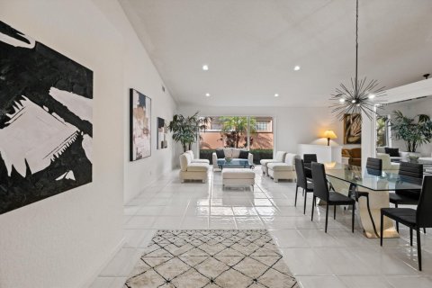 House in Lake Worth, Florida 3 bedrooms, 203.64 sq.m. № 2175504 - photo 5