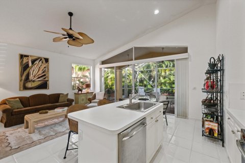 House in Lake Worth, Florida 3 bedrooms, 203.64 sq.m. № 2175504 - photo 11