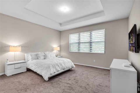 House in Miami, Florida 4 bedrooms № 1949260 - photo 18