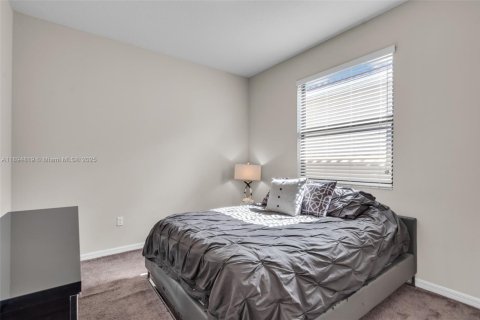 House in Miami, Florida 4 bedrooms № 1949260 - photo 30