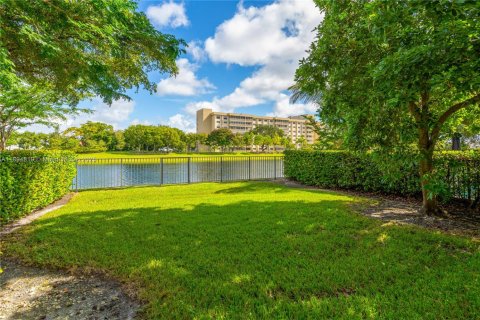 House in Miami, Florida 4 bedrooms № 1949260 - photo 6