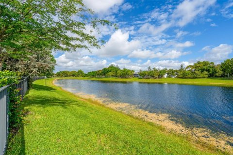 House in Miami, Florida 4 bedrooms № 1949260 - photo 7