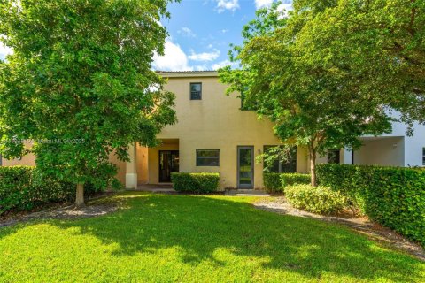 House in Miami, Florida 4 bedrooms № 1949260 - photo 9