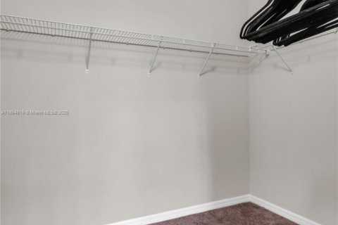 House in Miami, Florida 4 bedrooms № 1949260 - photo 23