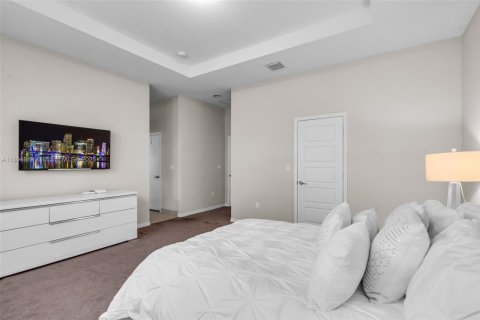 House in Miami, Florida 4 bedrooms № 1949260 - photo 20