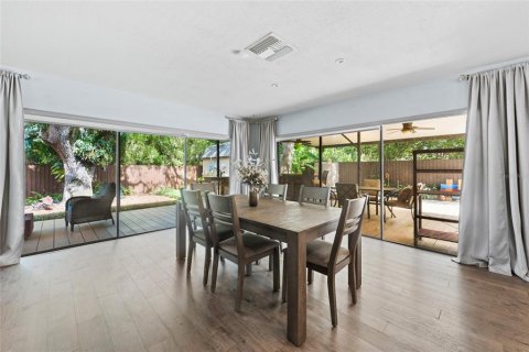 Casa en venta en Tampa, Florida, 3 dormitorios, 187.66 m2 № 1853615 - foto 11