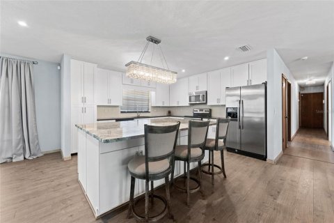 Casa en venta en Tampa, Florida, 3 dormitorios, 187.66 m2 № 1853615 - foto 3