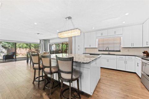 Casa en venta en Tampa, Florida, 3 dormitorios, 187.66 m2 № 1853615 - foto 13