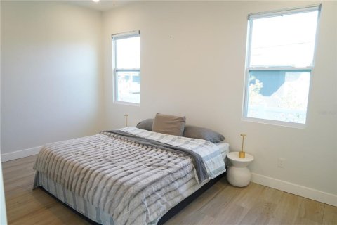 Casa en alquiler en Saint Petersburg, Florida, 3 dormitorios, 195.65 m2 № 1883453 - foto 12