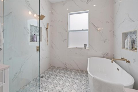 Casa en alquiler en Saint Petersburg, Florida, 3 dormitorios, 195.65 m2 № 1883453 - foto 26