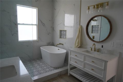 Casa en alquiler en Saint Petersburg, Florida, 3 dormitorios, 195.65 m2 № 1883453 - foto 10