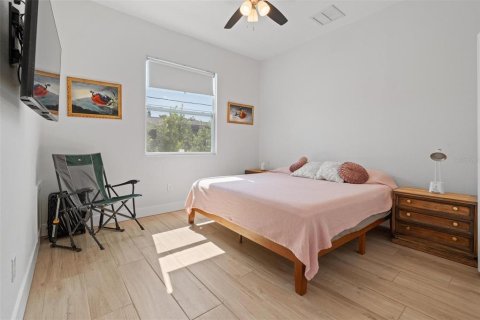 Casa en alquiler en Saint Petersburg, Florida, 3 dormitorios, 195.65 m2 № 1883453 - foto 29