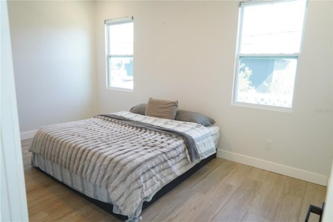 Casa en alquiler en Saint Petersburg, Florida, 3 dormitorios, 195.65 m2 № 1883453 - foto 7