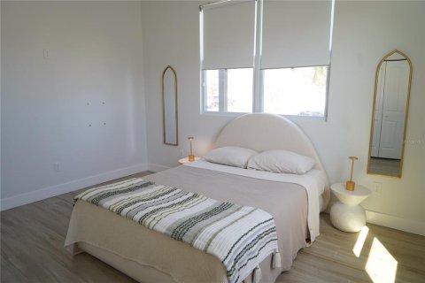 Casa en alquiler en Saint Petersburg, Florida, 3 dormitorios, 195.65 m2 № 1883453 - foto 11