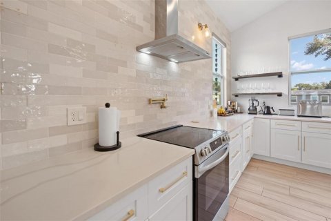 Casa en alquiler en Saint Petersburg, Florida, 3 dormitorios, 195.65 m2 № 1883453 - foto 14