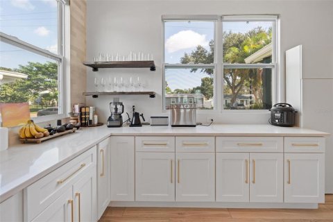 Casa en alquiler en Saint Petersburg, Florida, 3 dormitorios, 195.65 m2 № 1883453 - foto 15