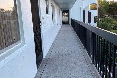 Condo in Lake Worth, Florida, 3 bedrooms  № 990389 - photo 1