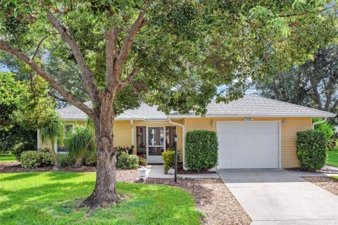 House in Leesburg, Florida 3 bedrooms, 177.72 sq.m. № 1903506 - photo 3