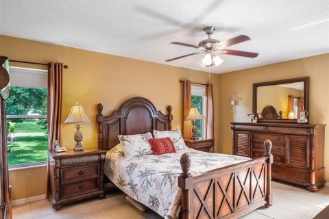 House in Leesburg, Florida 3 bedrooms, 177.72 sq.m. № 1903506 - photo 27