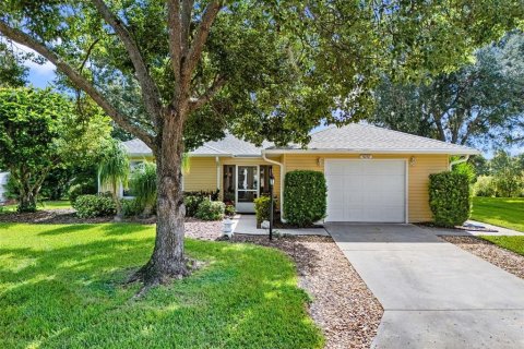 House in Leesburg, Florida 3 bedrooms, 177.72 sq.m. № 1903506 - photo 4