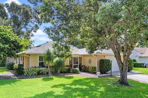 House in Leesburg, Florida 3 bedrooms, 177.72 sq.m. № 1903506 - photo 2