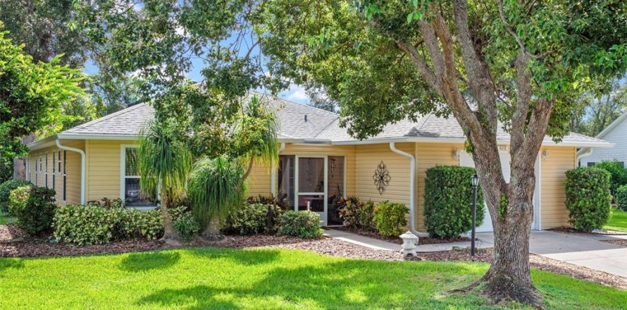 House in Leesburg, Florida 3 bedrooms, 177.72 sq.m. № 1903506