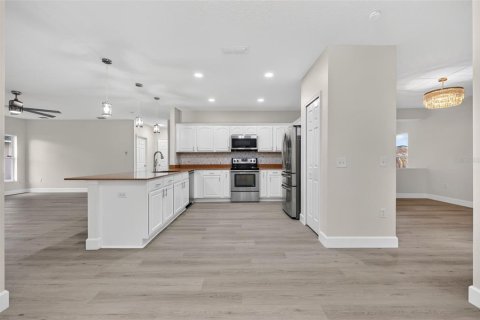 Купить виллу или дом в Киссимми, Флорида 4 комнаты, 259.2м2, № 2106343 - фото 16