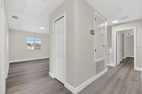 Купить виллу или дом в Киссимми, Флорида 4 комнаты, 259.2м2, № 2106343 - фото 26