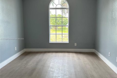 Villa ou maison à vendre à Cape Coral, Floride: 4 chambres № 1691571 - photo 17