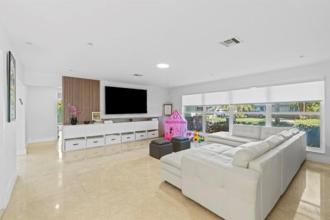 Купить виллу или дом в Холливуд, Флорида 4 комнаты, 371.89м2, № 2088160 - фото 12