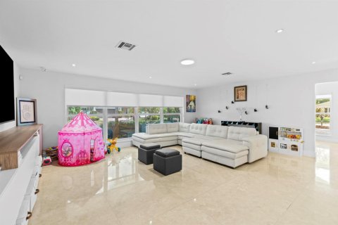 Купить виллу или дом в Холливуд, Флорида 4 комнаты, 371.89м2, № 2088160 - фото 13