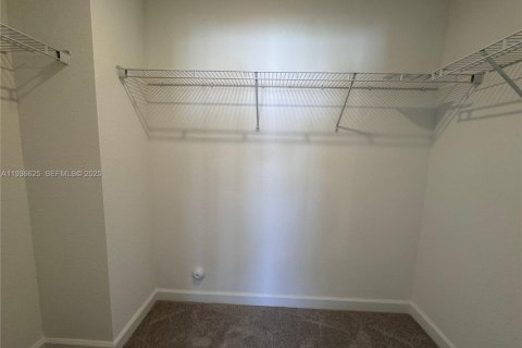 Townhouse in Pembroke Park, Florida 3 bedrooms, 118.54 sq.m. № 1994718 - photo 24