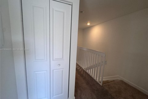 Townhouse in Pembroke Park, Florida 3 bedrooms, 118.54 sq.m. № 1994718 - photo 19