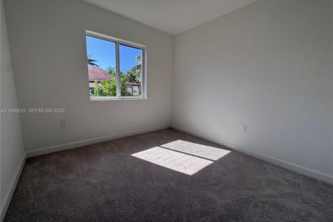 Townhouse in Pembroke Park, Florida 3 bedrooms, 118.54 sq.m. № 1994718 - photo 23