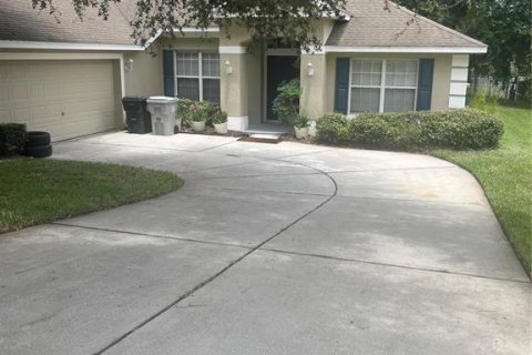 House in Apopka, Florida 4 bedrooms, 211.45 sq.m. № 2284639