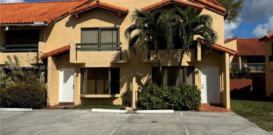 Таунхаус в Майами, Флорида 2 спальни, 107.02м2 № 2050812