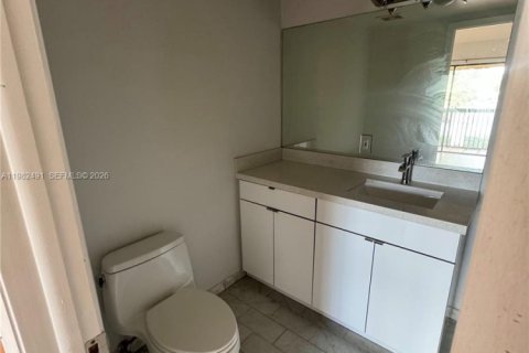 Снять в аренду таунхаус в Майами, Флорида 2 спальни, 107.02м2, № 2050812 - фото 10