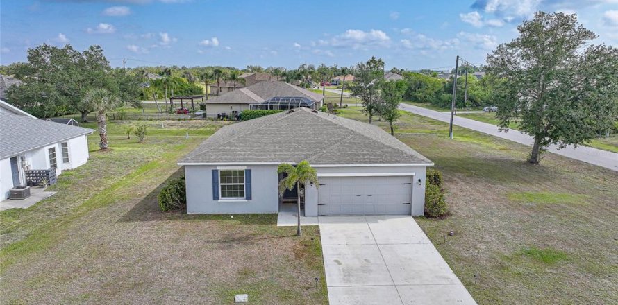 House in Punta Gorda, Florida 3 bedrooms, 132.39 sq.m. № 1678504