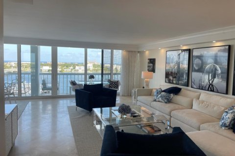 Condominio en alquiler en West Palm Beach, Florida, 3 dormitorios, 195.93 m2 № 1154503 - foto 1