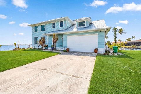 Villa ou maison à vendre à Port Charlotte, Floride: 4 chambres, 229.1 m2 № 2219639 - photo 4